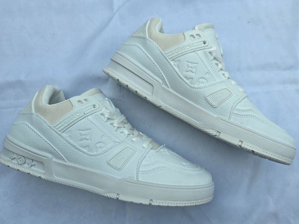 Scarpe da uomo: NEU Sneaker Weiss Grösse 44 – Nuovo e nell'imballaggio originale da Emmenbrücke venduto da Sanmyk 1