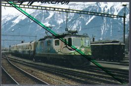 Interlaken Ost. SBB-CFF Re 4/4 II im Popanstrich.