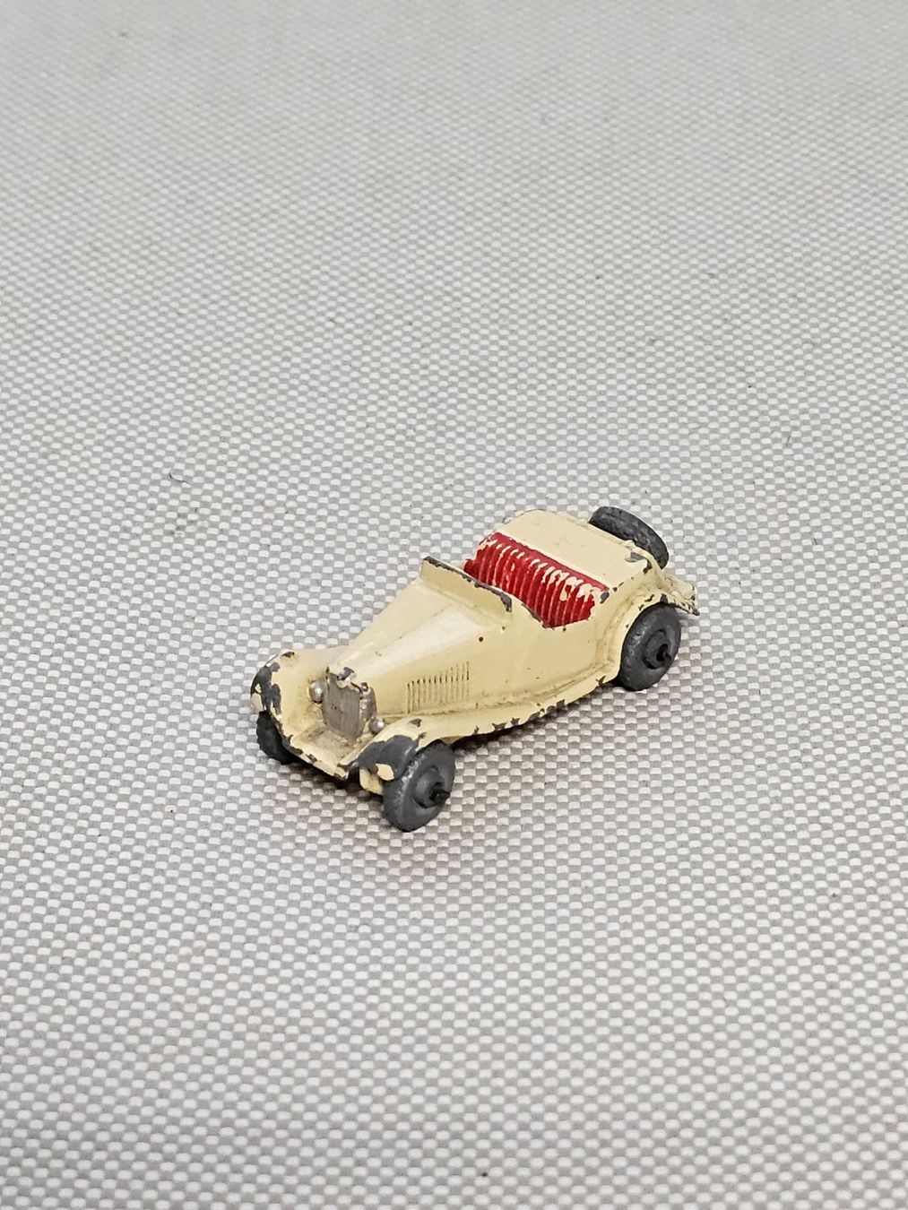 MG Modellini d'auto: Lesney MG A – Usato da Starrkirch-Wil venduto da easygo13