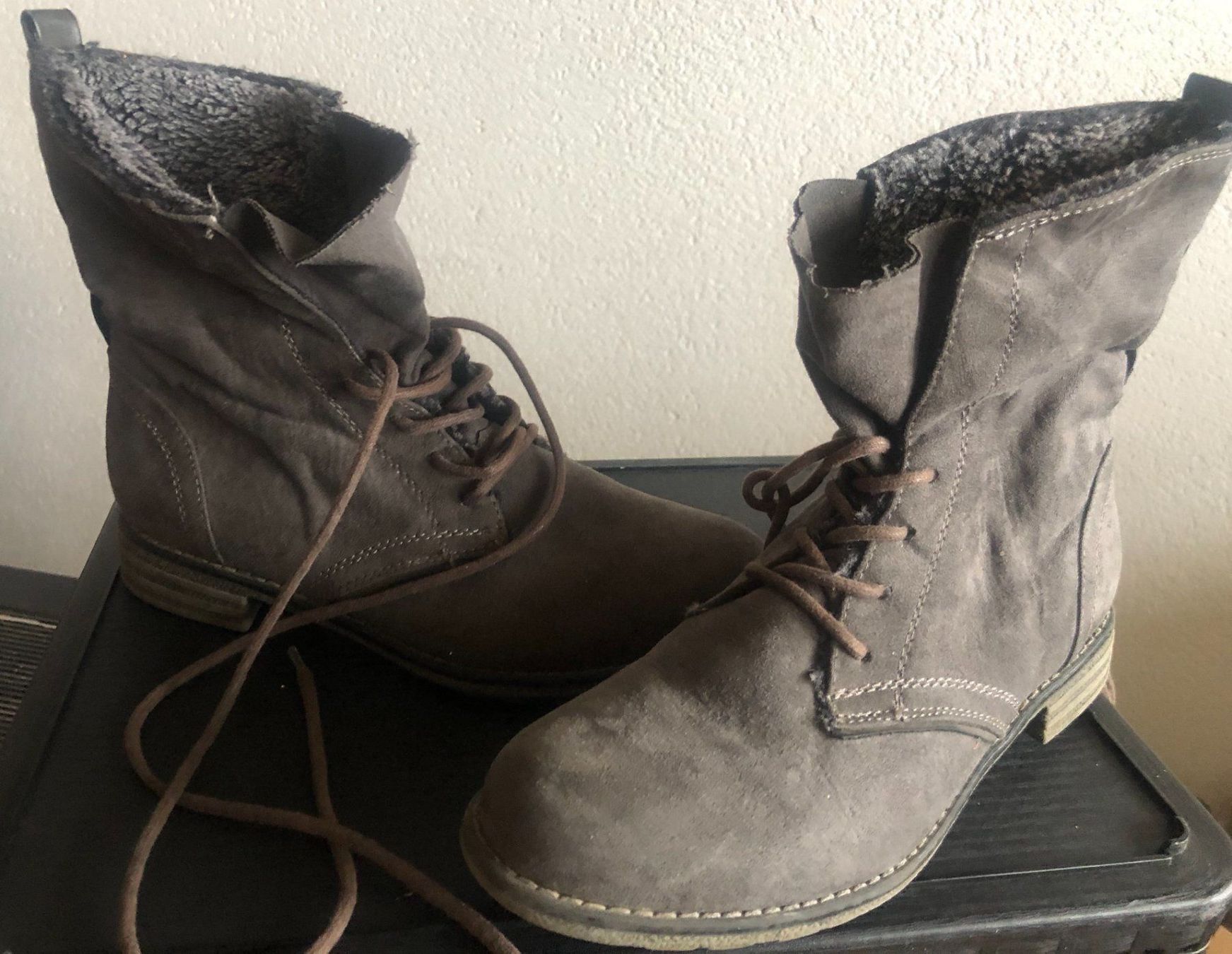 Scarpe da uomo: Winterstiefeletten – Usato da Ramlinsburg venduto da Ruebli.X.Beet