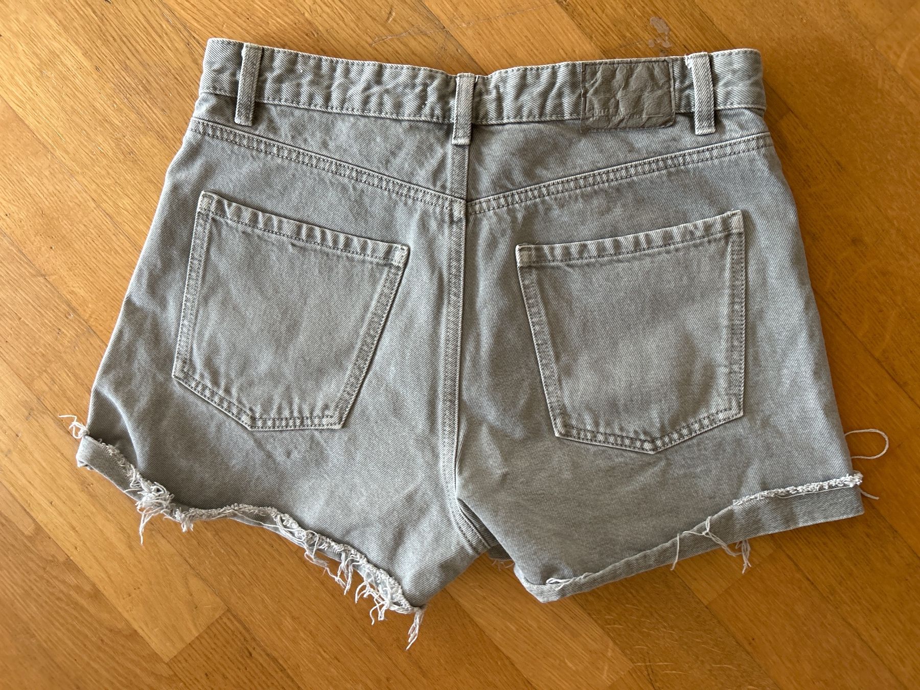 Jeans: Jeansshorts Pull&Bear (Grösse 40) – Usato da Zürich venduto da leo_m7wh 2
