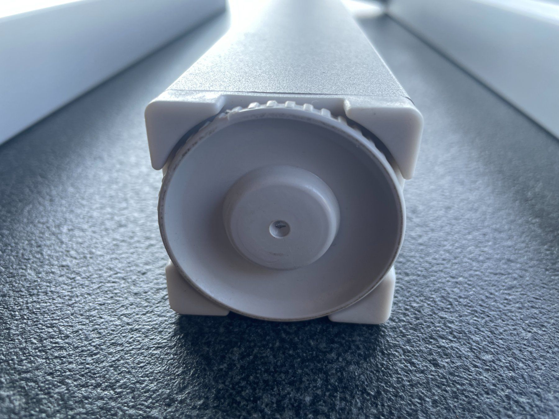 Altri mobili: Aluminium‑Tischbeine, – Usato da Schmerikon venduto da die_8b8m 3