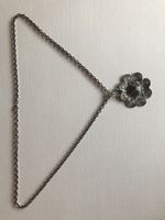 MMA muséum pendentif floral en argent avec collier en argent