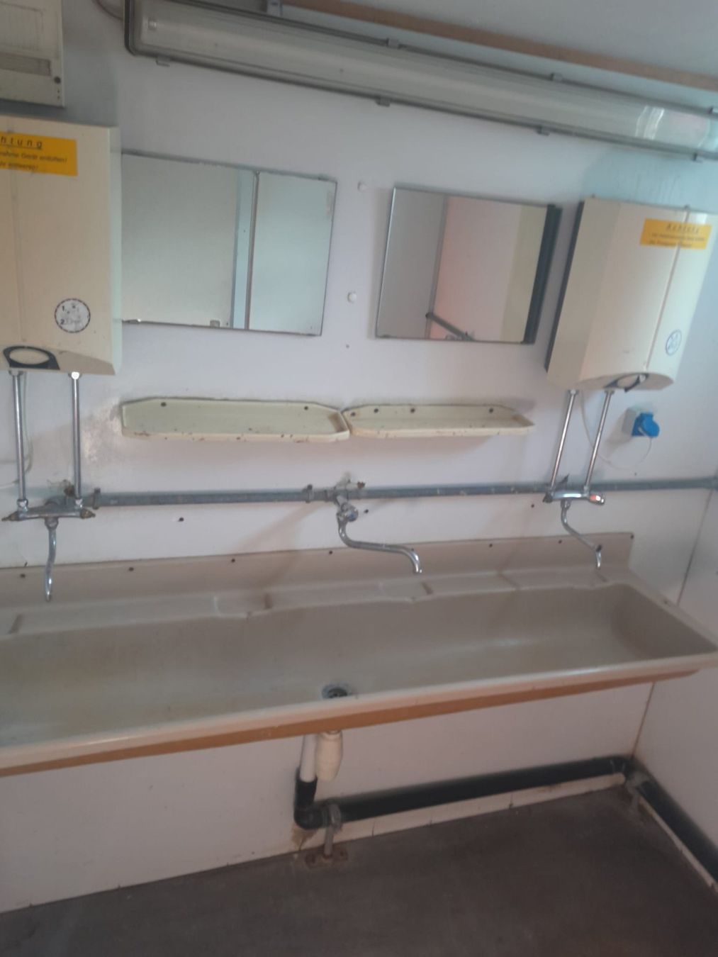Contenitori edile: WC Container 2.20 x 3.00m – Usato da Regensdorf venduto da MAGZH 3