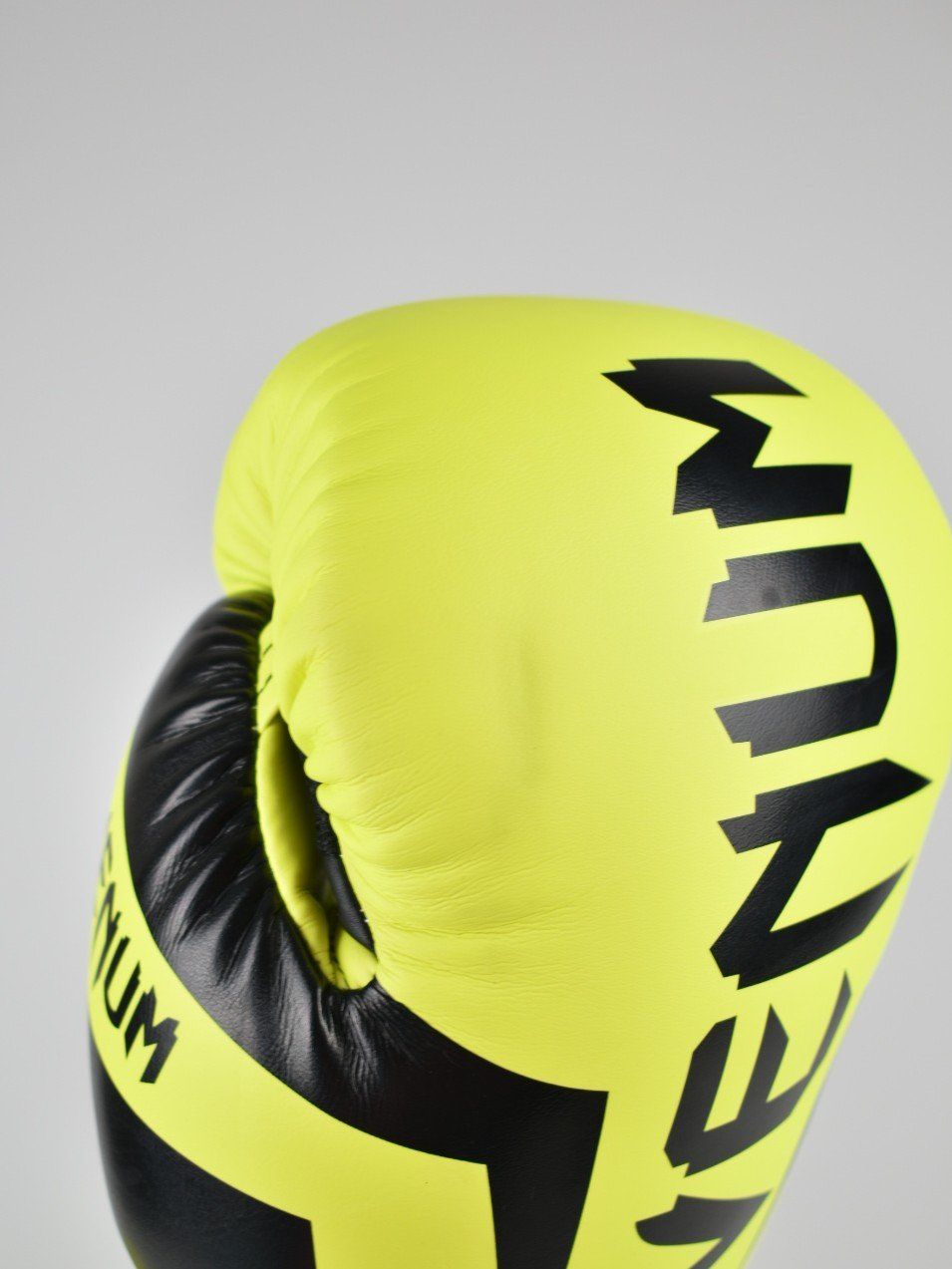 Guanti & manicotti: Venum Elite Boxhandschuhe Neongelb 10oz – Usato da Nürensdorf venduto da 2ND_STORY 5