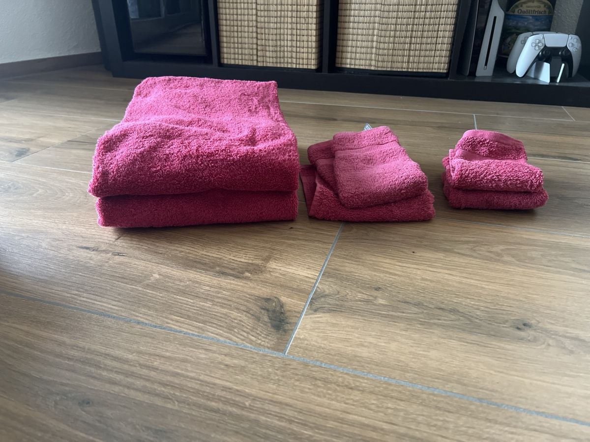 Teli da bagno: Pinke Frottéewäsche, 6-teilig,  – Usato da Uzwil venduto da sab_nhc7 1