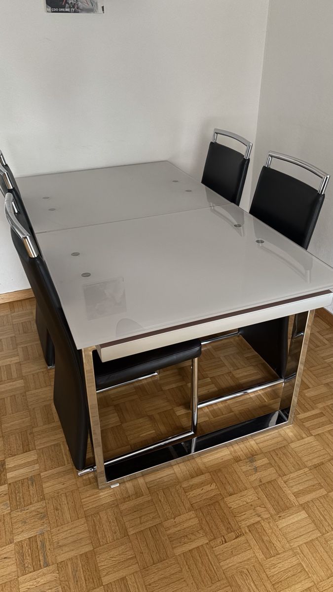 Set de table et chaises: Glastisch mit 4 Stühle – D'occasion à Dietikon par fatime84 3