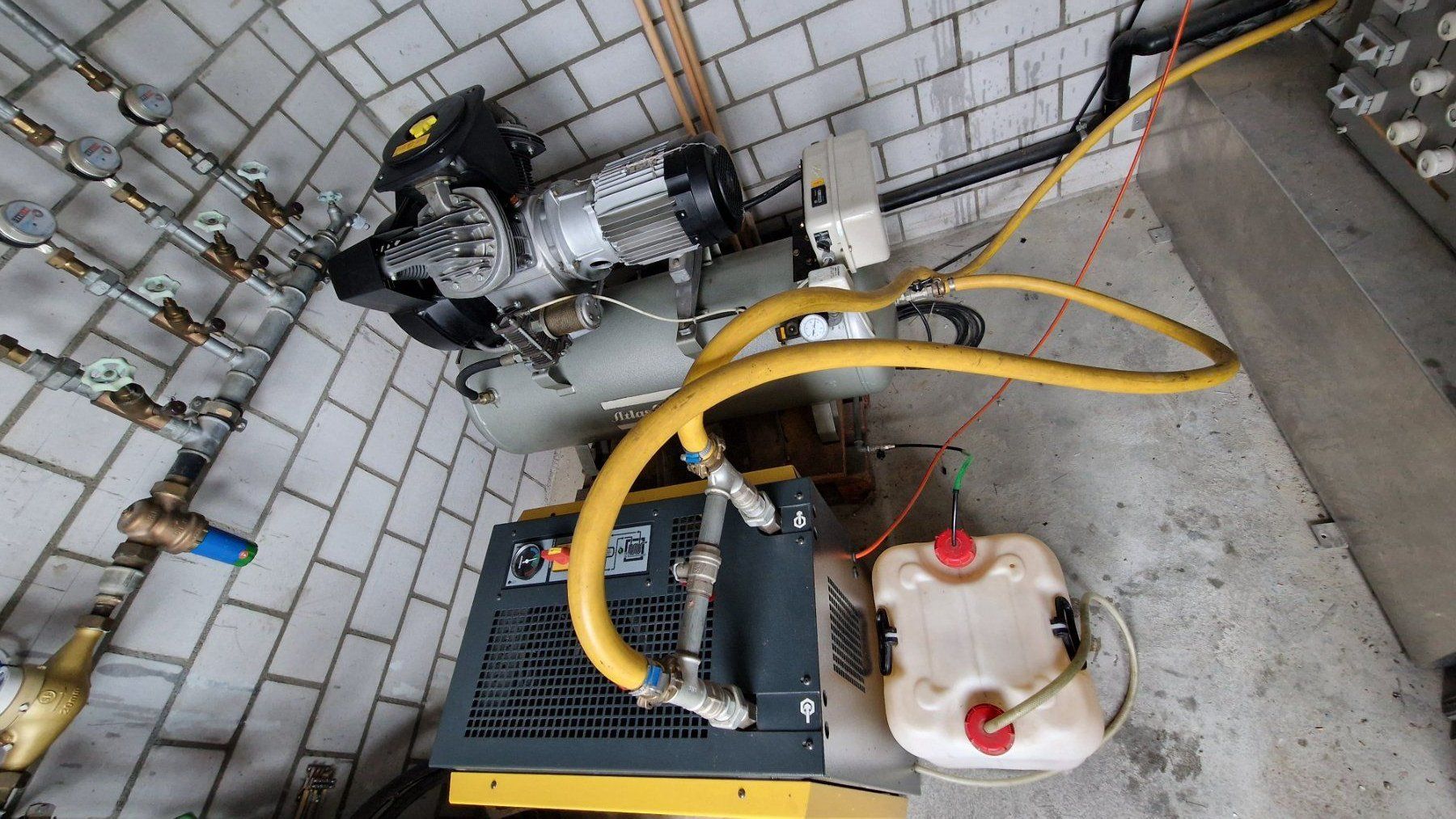 Atlas Copco Compressori: Kompressor mit Kältetrockner – Usato da Büren an der Aare venduto da nano56