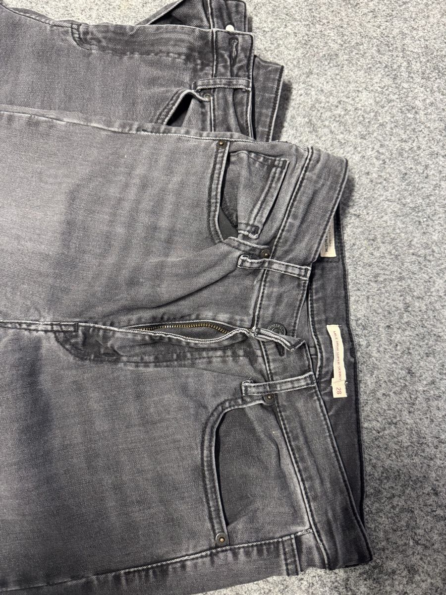 Levi's Jeans: Levis & Only Jeans Grösse 28 – Usato da Rütihof venduto da Mikarea