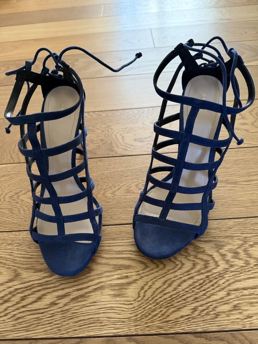 Mango Chaussures femmes: Sandaletten dunkelblau – D'occasion à Rupperswil par Mfl_1976