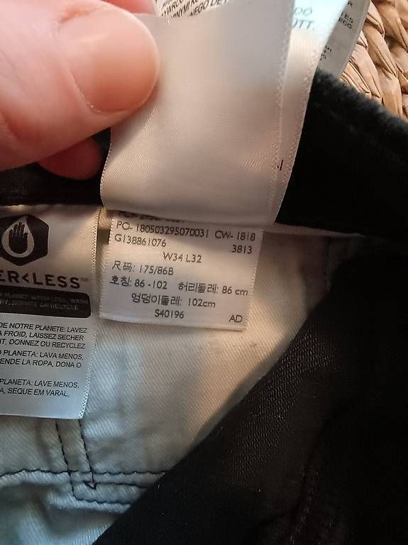 Levi's Jeans: Schwarze Jeans von Levi's W34 L32 – Usato da Zürich venduto da Melianea 2