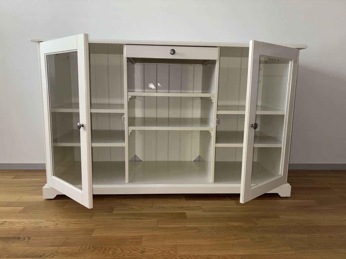Weisses Liatorp Sideboard/ Ikea (D'occasion) à Cham pour CHF 30 – retrait uniquement