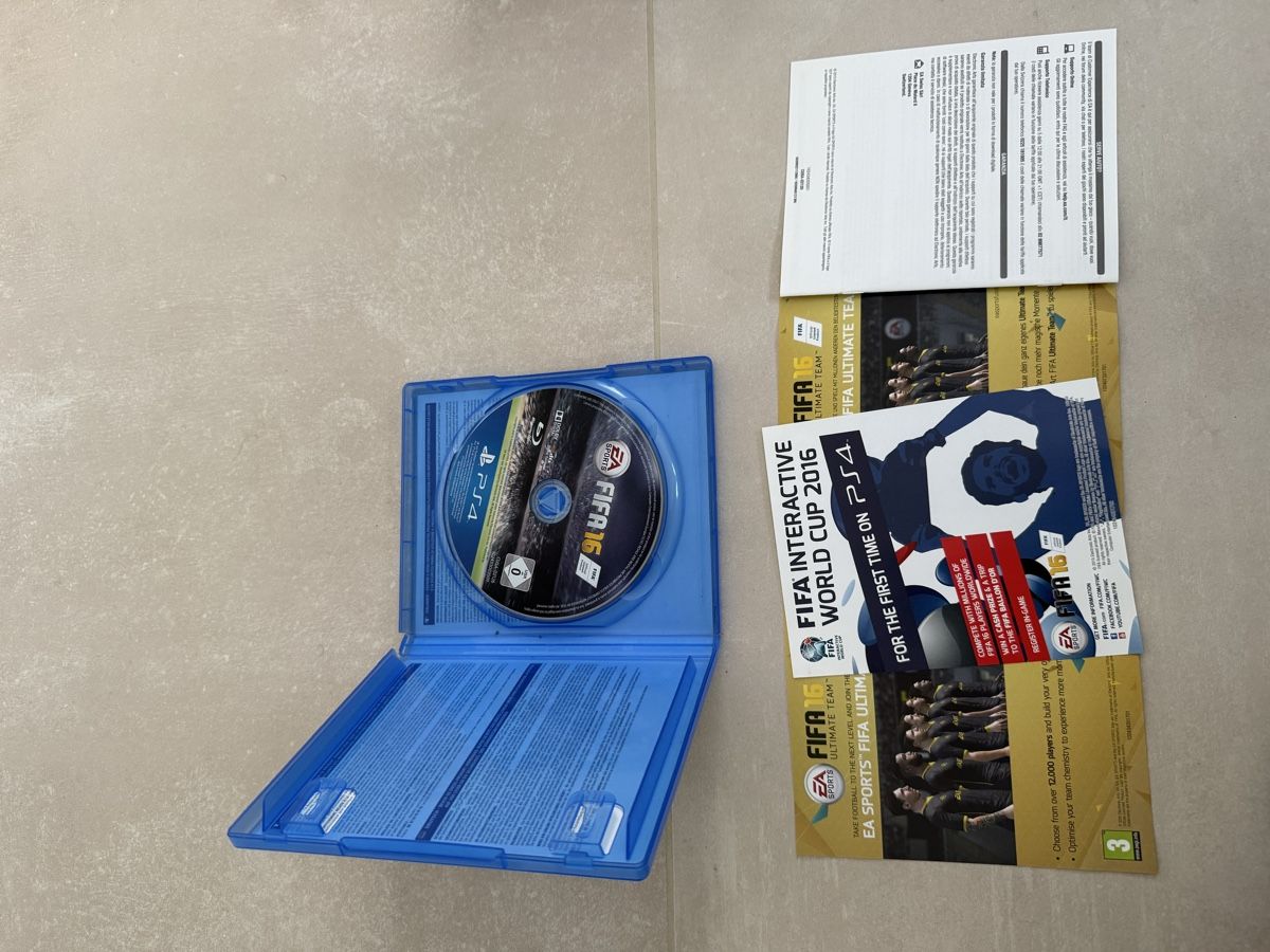 Giochi: FIFA 16 PS4 – Usato da Däniken SO venduto da pet_hv5v 1