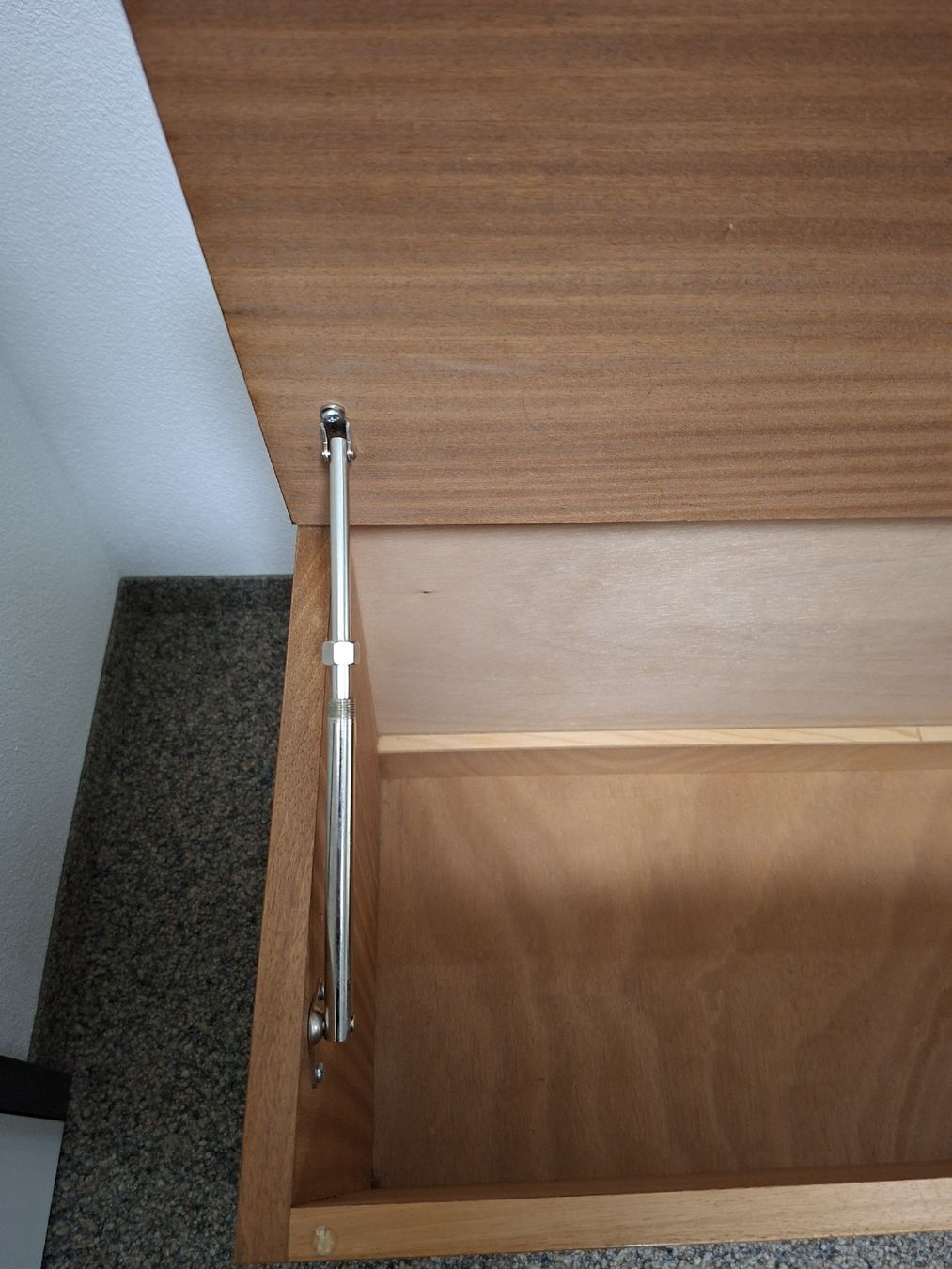 Coffres: Nussbaum Holztruhe – D'occasion à Münchwilen TG par schnugels 2
