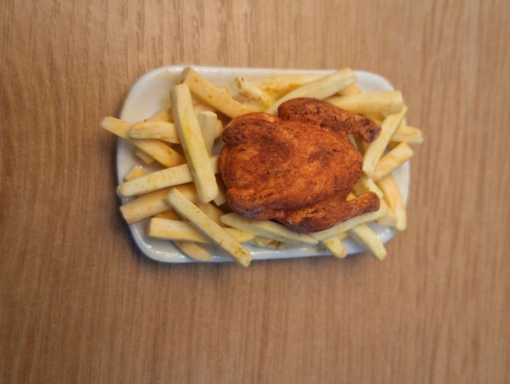 Case e mobili per bambole: Handmade Poulet mit Pommes frites – Nuovo (secondo la descrizione) da Zürich venduto da HandmadeTinyFood 4
