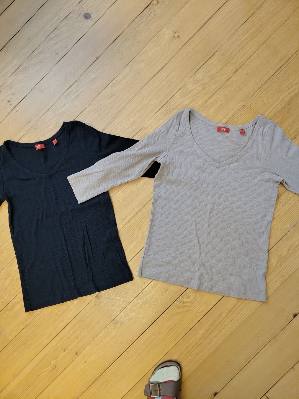 Esprit Pullover & Sweatshirts: Langarmshirt von Esprit Grösse M – Gebraucht aus Basel von ste_g9bv