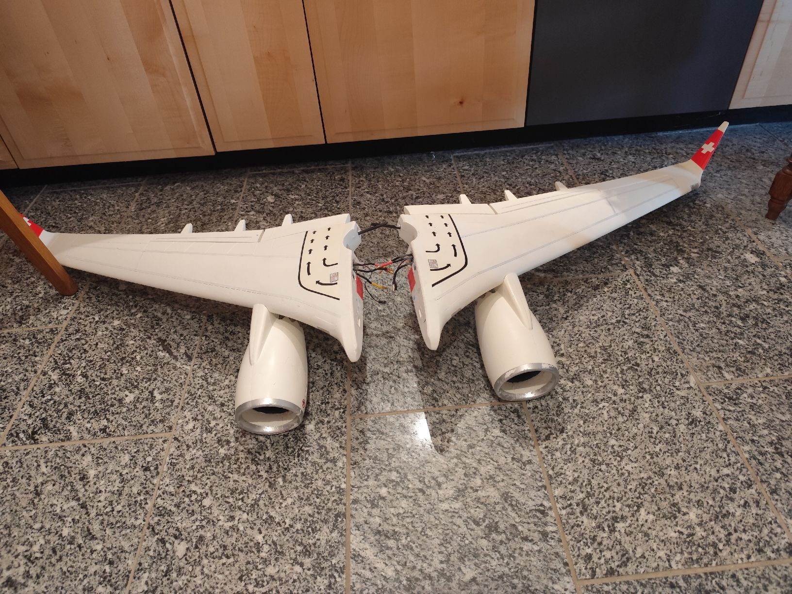 Boeing Kits de montage: Flugzeugmodell Swiss Boeing lackiert – Défectueux à Jenaz par Schreiner97 4