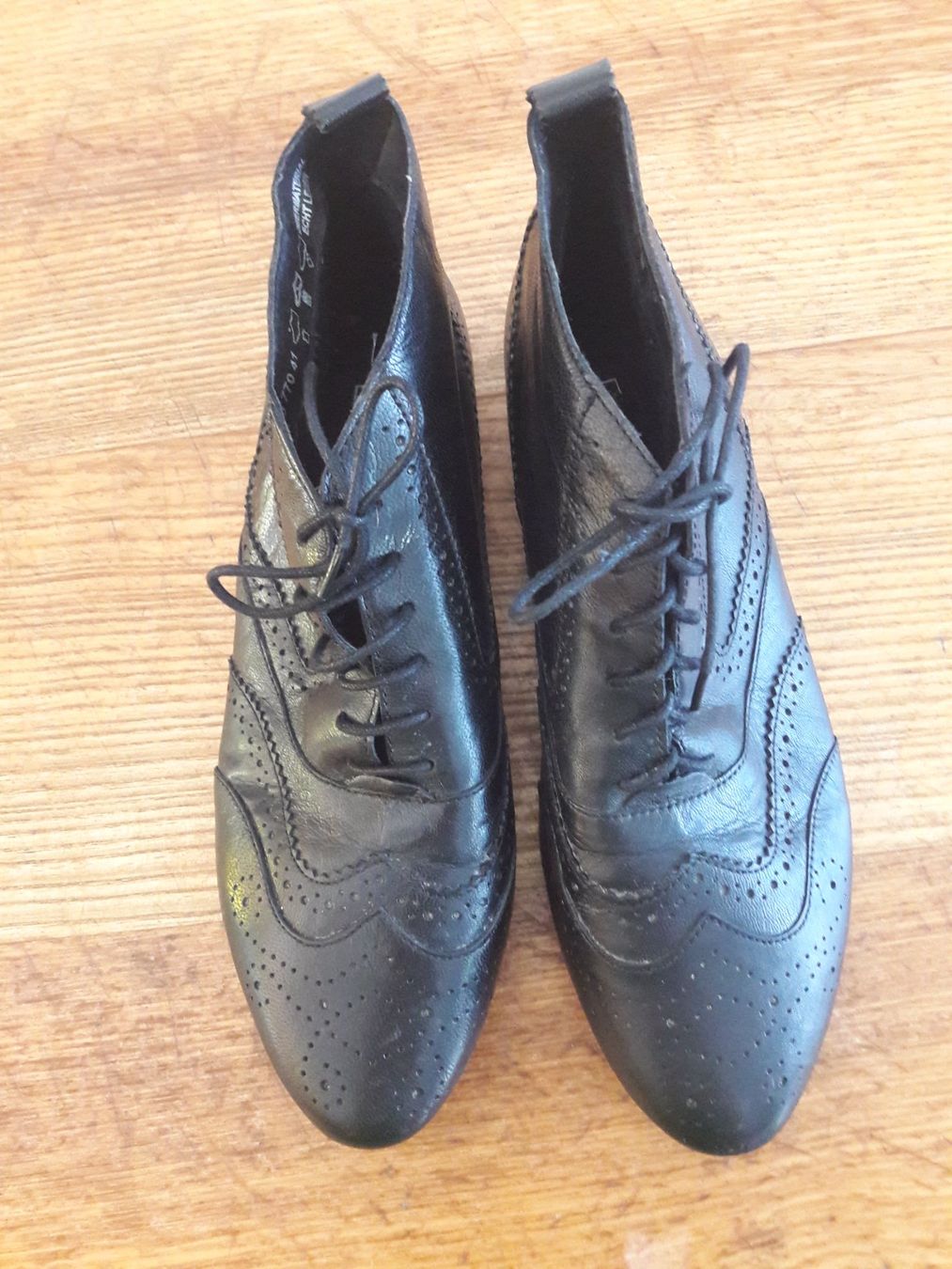 Scarpe da donna: Schuhe - Schnürschuhe - Leder - Schwarz - 41 – Usato da Luzern venduto da miocarobabbonetoscan 2