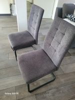 4 chaises design gris piétement métal tres bon état