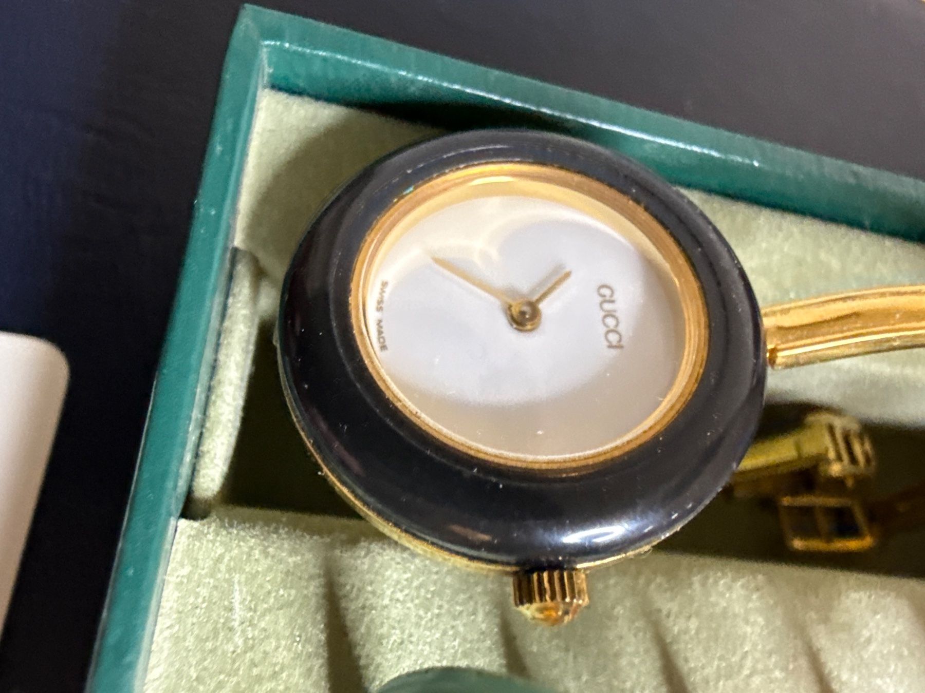 Gucci Montres: Gucci Quarz 26 mm – D'occasion à Pfeffingen par Allhandelklgwatches 2