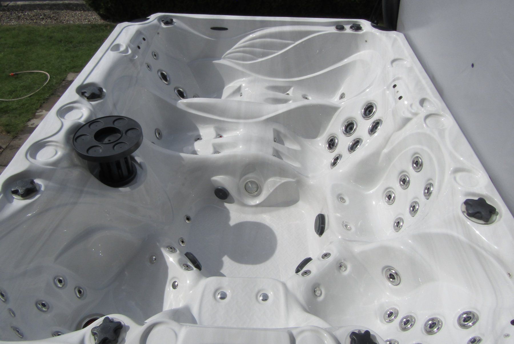 Whirlpool: Whirlpool Outdoor mit 6 Plätzen – Gebraucht aus Schänis von Regula1977 8