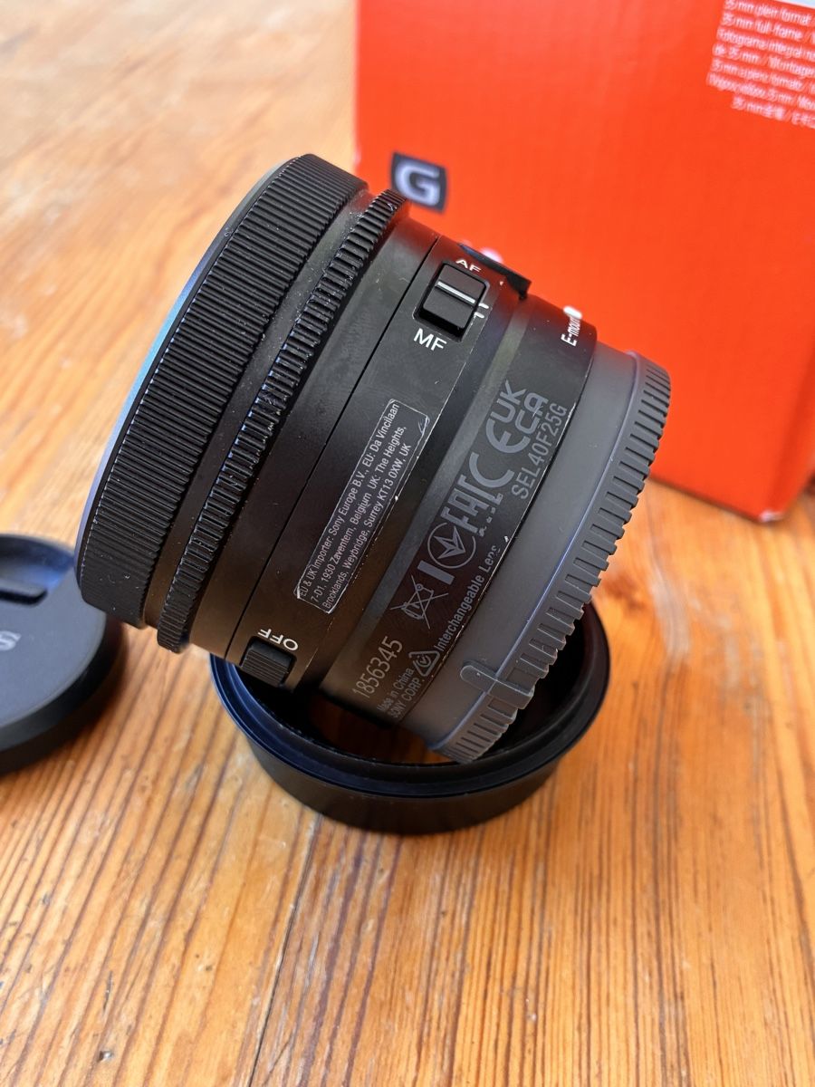 Sony Objektive: Sony FE 40mm f2.5 G – Gebraucht aus Bellinzona von mos_8ytw 4