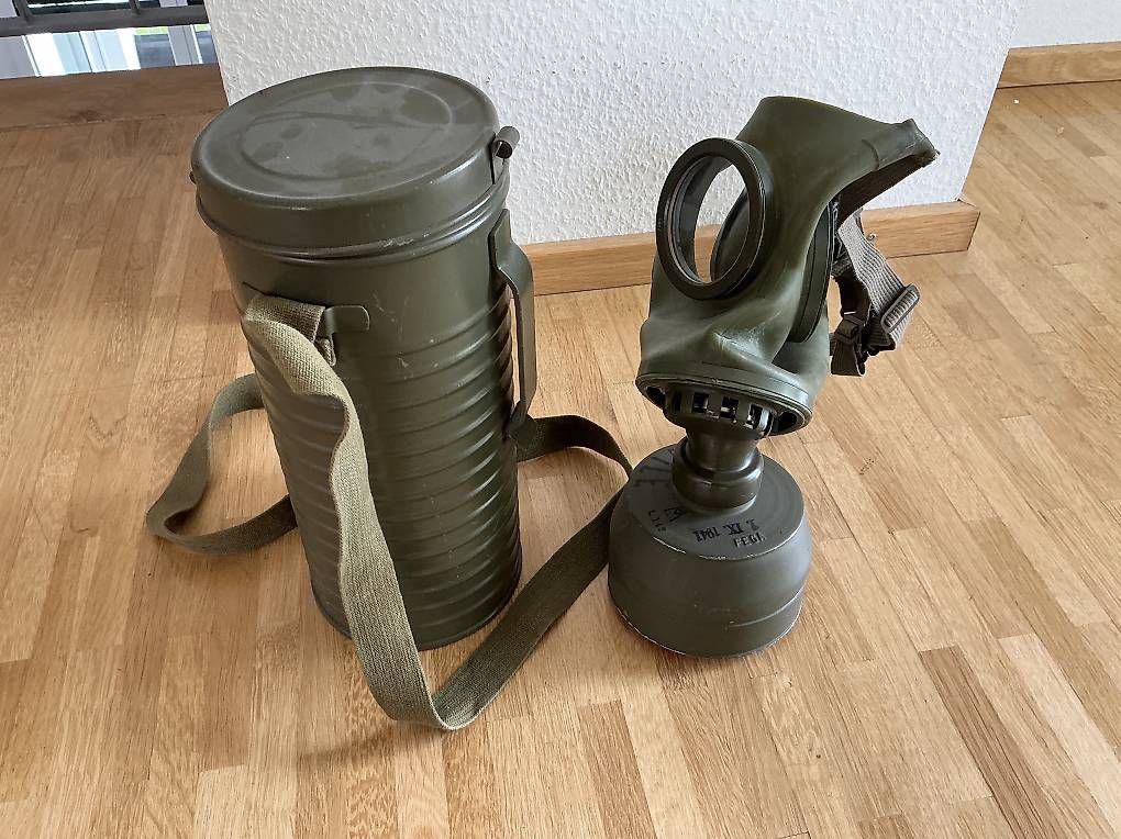Sonstige Antiquitäten & Kunst: Gasmaske Schutzmaske 2. WK – Gebraucht aus Allschwil von Xupper