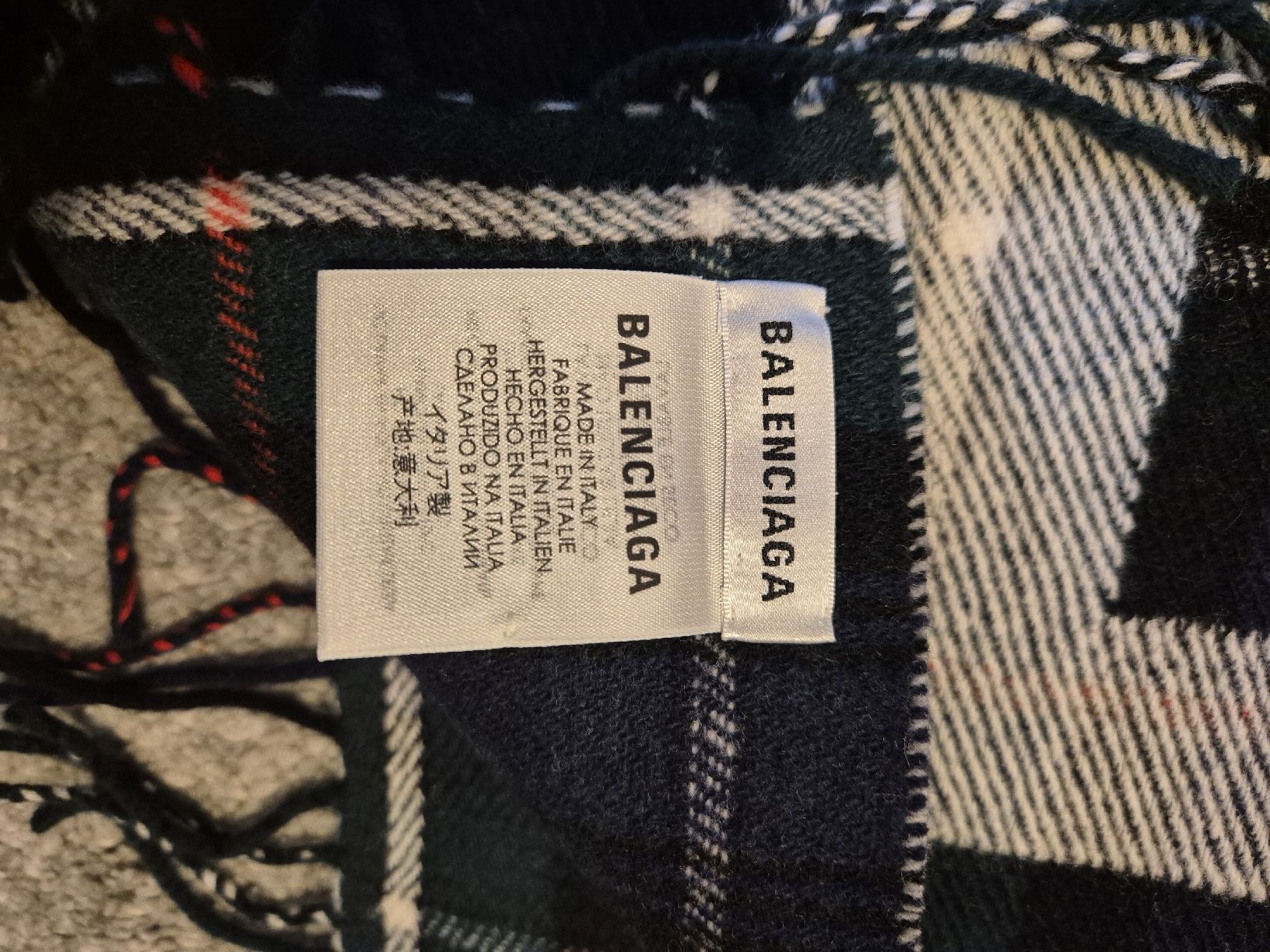 Balenciaga Foulard & Sciarpe: Balenciaga Schal aus Wolle – Nuovo (secondo la descrizione) da St. Gallen venduto da eli_c2kr 2