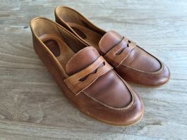 Damen Loafer aus Leder braun in gebrauchtem Zustand