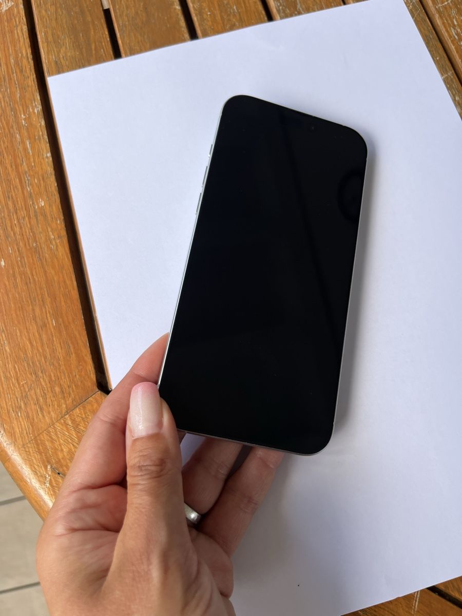 Apple Telefoni cellulari / Smartphones: iPhone 16 Pro Max – Nuovo (secondo la descrizione) da Cheseaux-sur-Lausanne venduto da emcy78 8