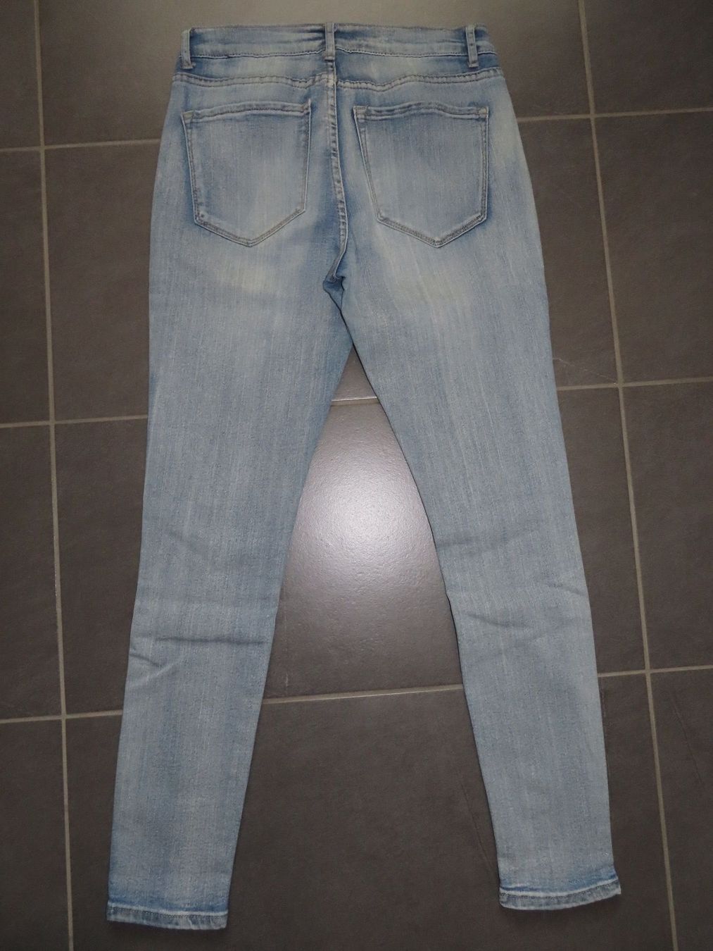 Jeans: Jeans CHICOREE Curvy Gr.36 +++top+++ – Usato da Wallenried venduto da Asyano 1