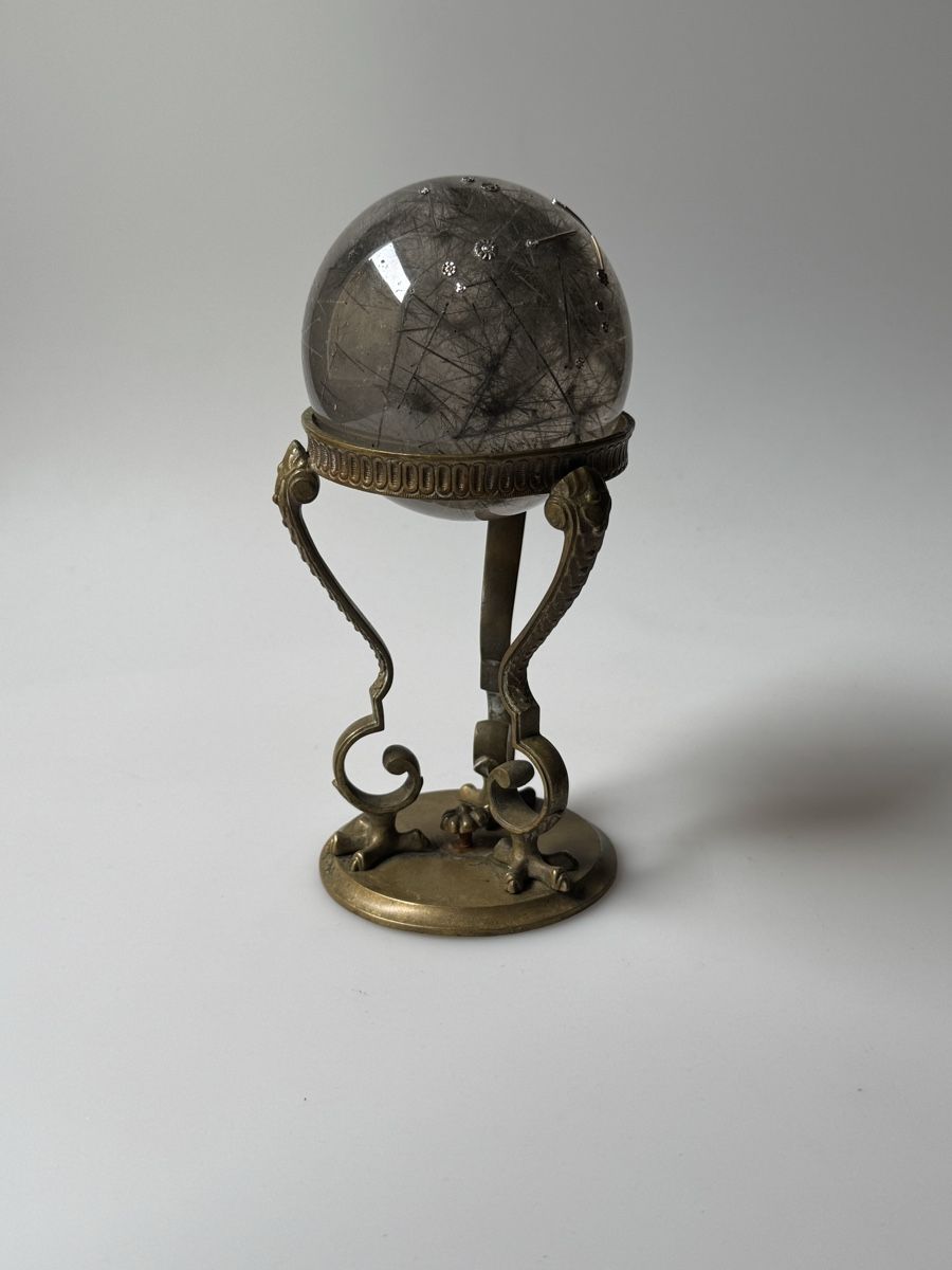 Minerali & Pietre curative: Sfera cristallo con oro e diamanti – Usato da Genève venduto da GenevasWunderkammer