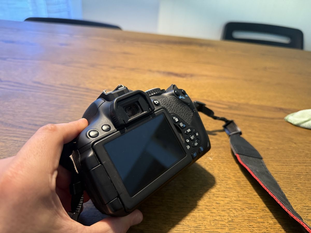 Canon Appareil photo: Canon EOS 650D Body – D'occasion à Sorengo par ashkaptsov 1