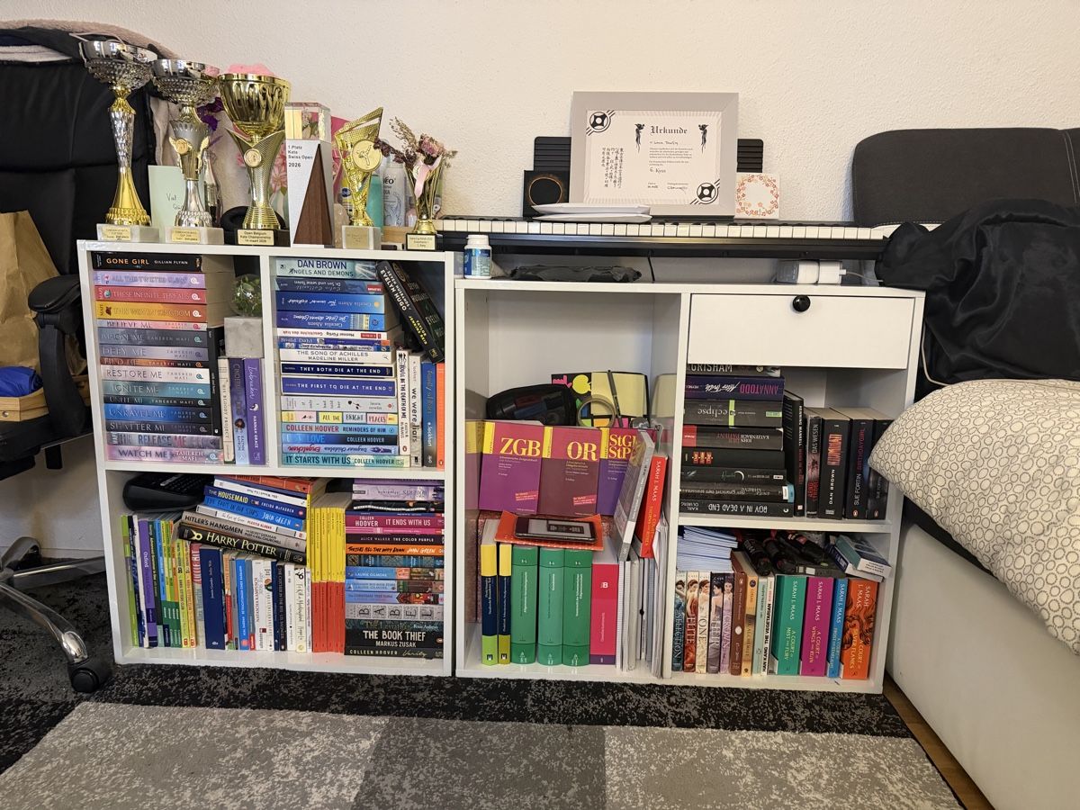 Regale: Bücherregal – Gebraucht aus Ebikon von Lana.twq