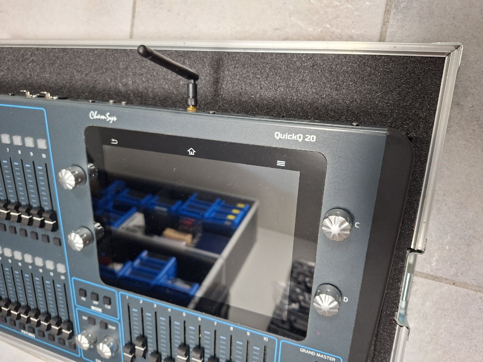 Platines de mixage: ChamSys QuickQ 20 Lichtstellpult mit Case DMX – D'occasion à Chur par 80808080 2