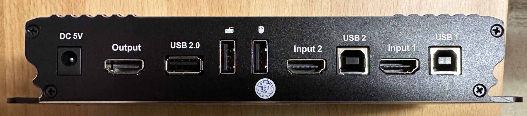 Hubs & Switches: TESmart 2 Port HDMI KVM Switch 4K - HKS0201B2U – Gebraucht aus fribourg von gatoa 2