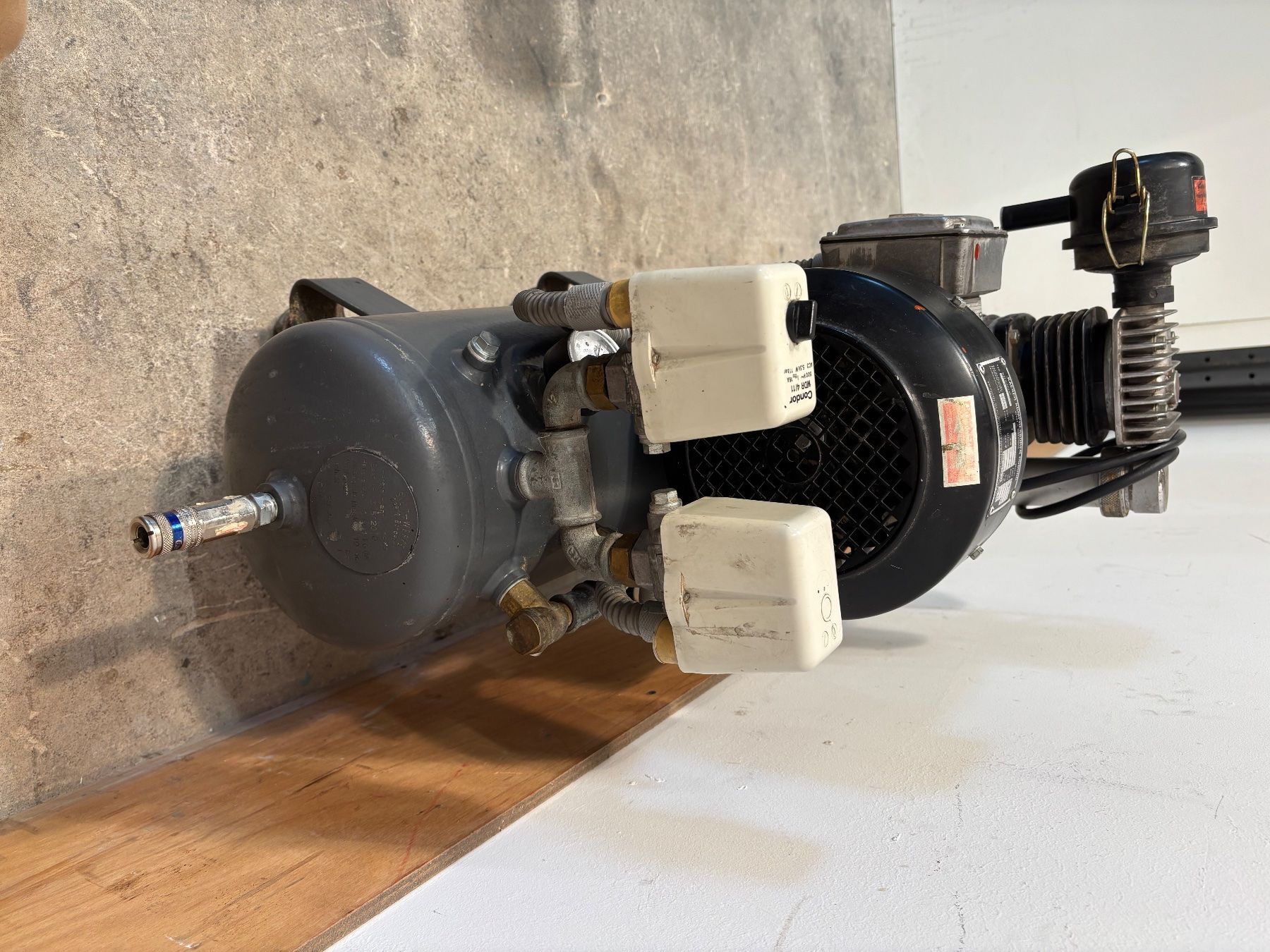 Kaeser Kompressoren: KAESER Kompressor auf Rollen, Druckluft, Luftkompressor – Defekt aus Winterthur von ReUse_Baumarkt 1
