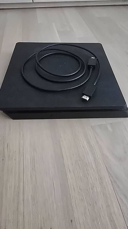 Console: Ps4 Slim – Usato da Uster venduto da Batur.C 1