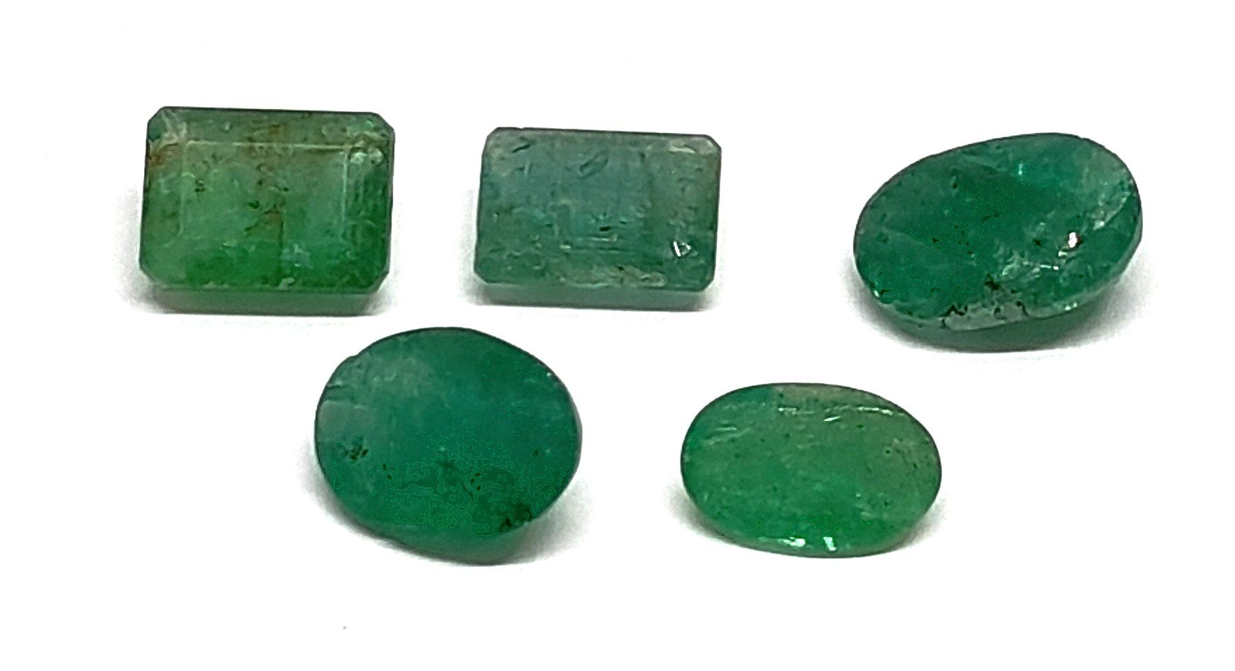 Edelsteine: 5x émeraudes 10.30 ct - CERTIFICAT 700.- Fr – Neu (gemäss Beschreibung) aus Grimisuat von Valgem