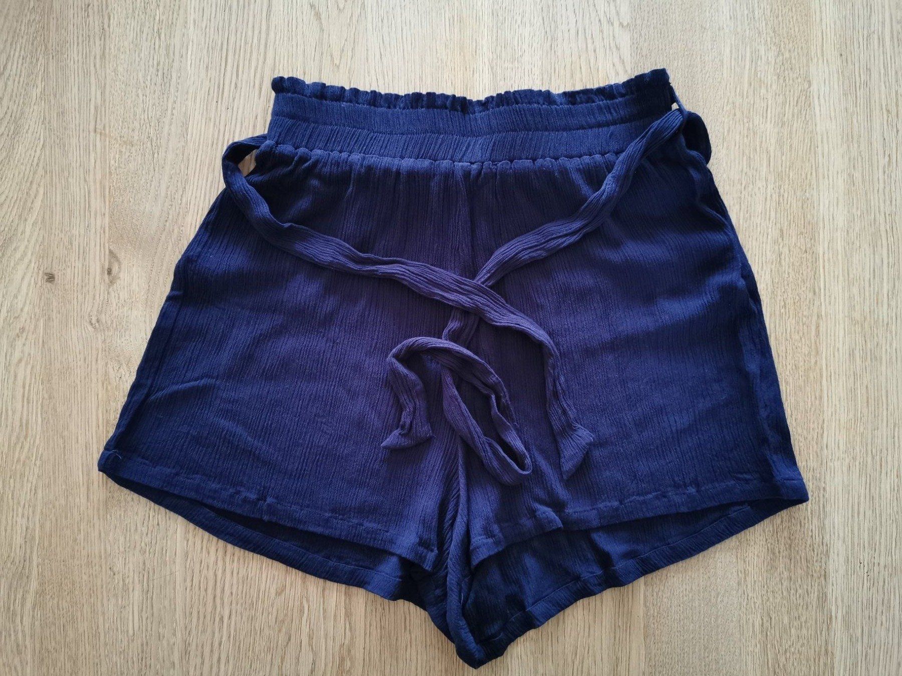Hosen: Kurze Hose Chicorée XS – Gebraucht aus Gurmels von haeata