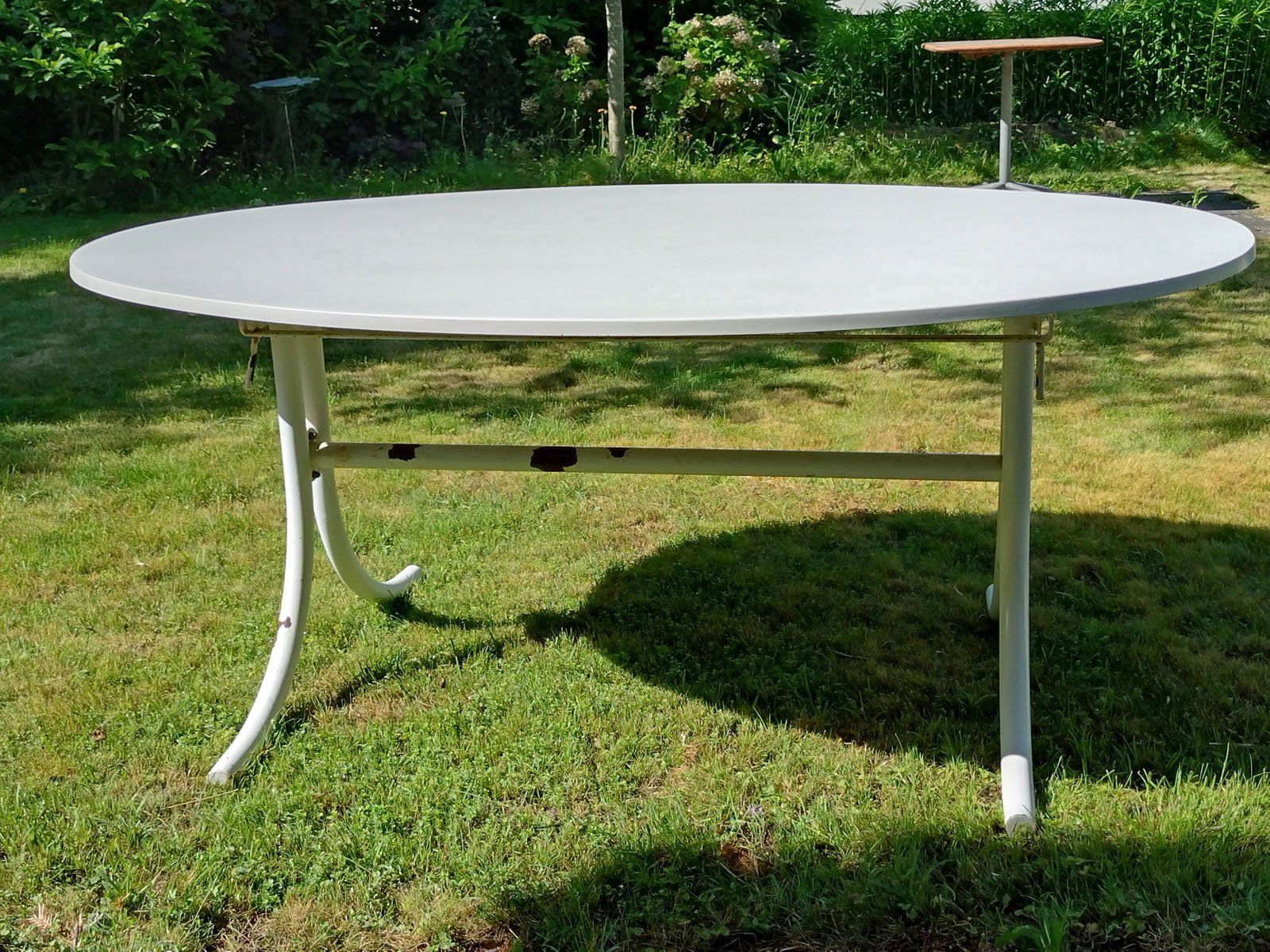 Tavoli: Gartentisch oval weiss – Usato da Zug venduto da Maari-Liis