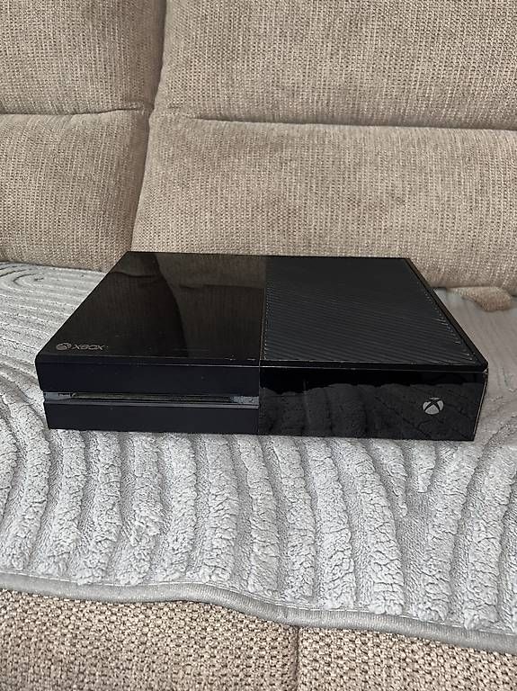 Consoles: Xbox One mit Controller – D'occasion à Steffisburg par en1sz21