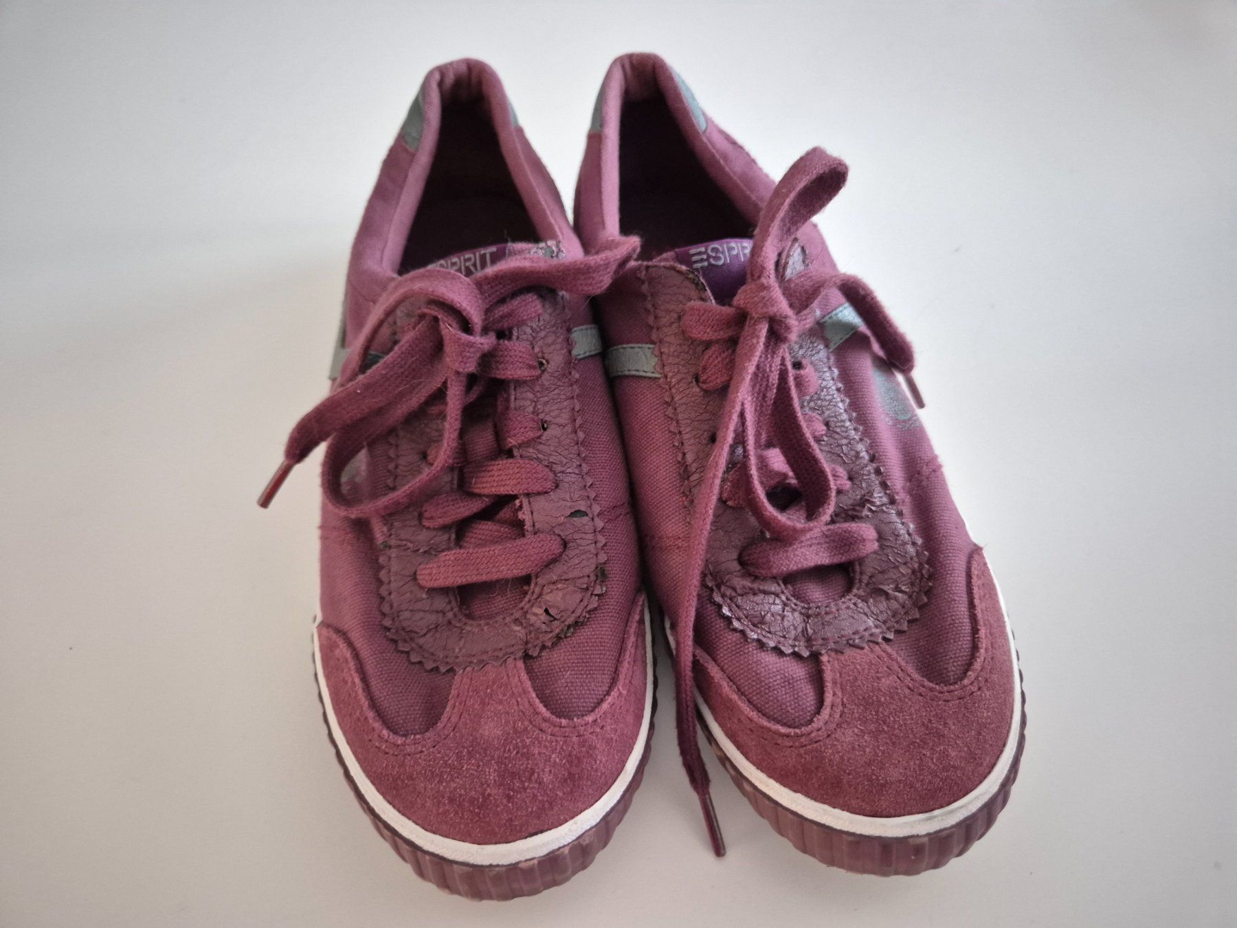 Esprit Damenschuhe: Esprit Sneaker Schuhe Gr. 36/37 Pflaume – Gebraucht aus Zürich von pau_y8mv 1