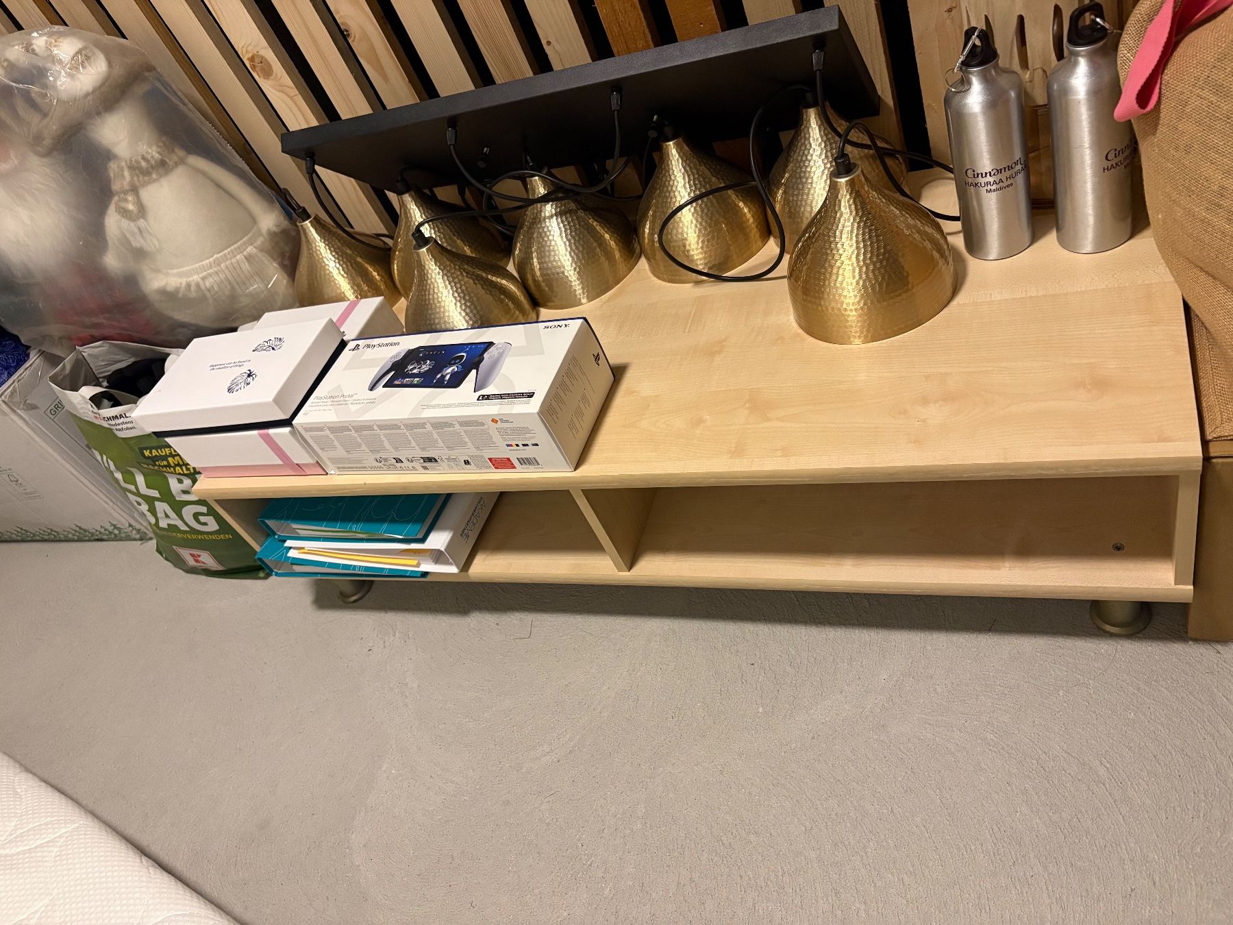 Meubles TV: TV-Möbel in heller Holzoptik – D'occasion à Laufen par dar_s5r6 1
