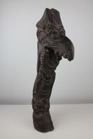 Handgeschnitzte Holzskulptur  Fantasievogel