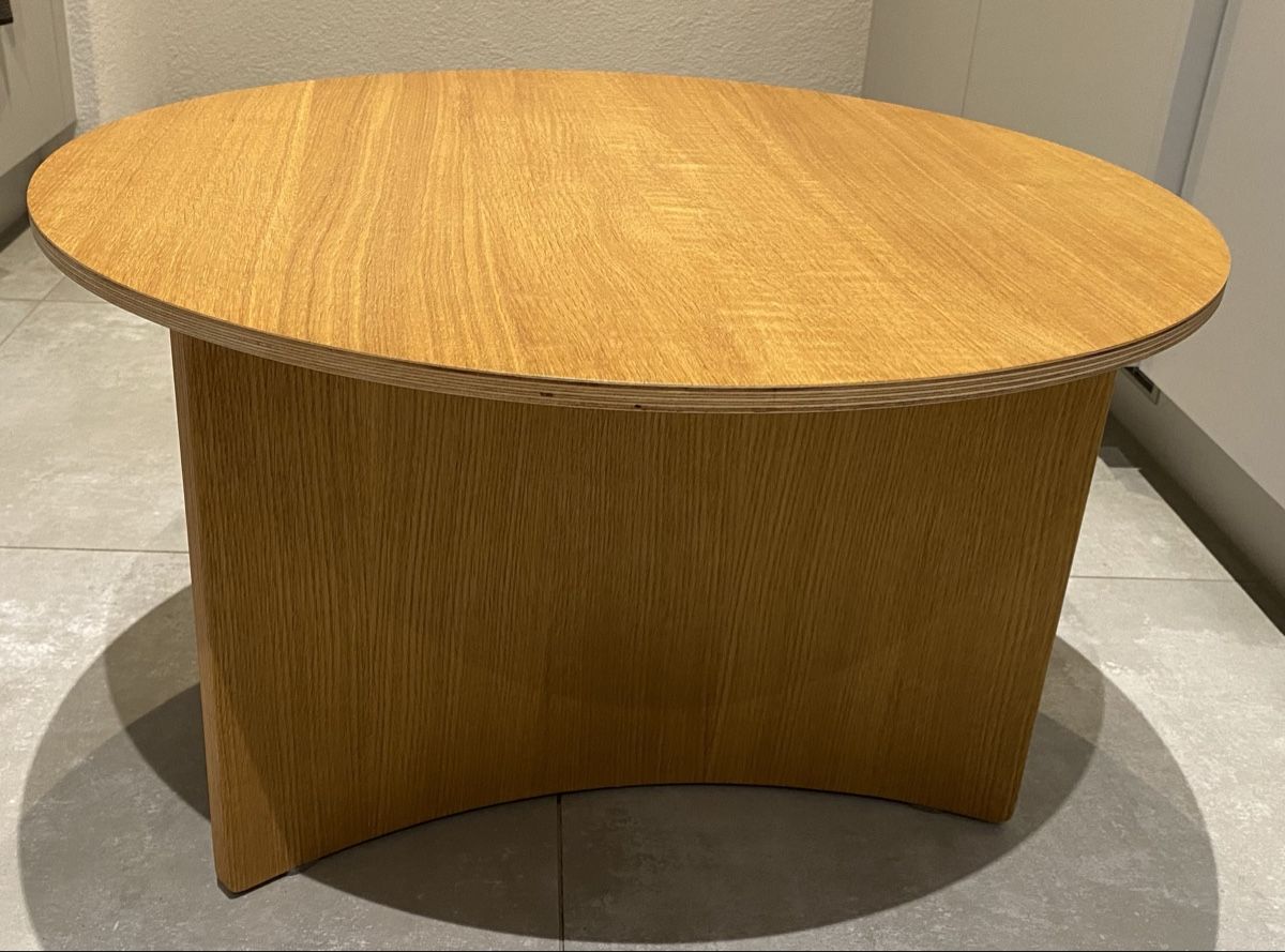 Tische: Holz Salontisch Blockbau Radius Tablea – Gebraucht aus Grossaffoltern von domi59