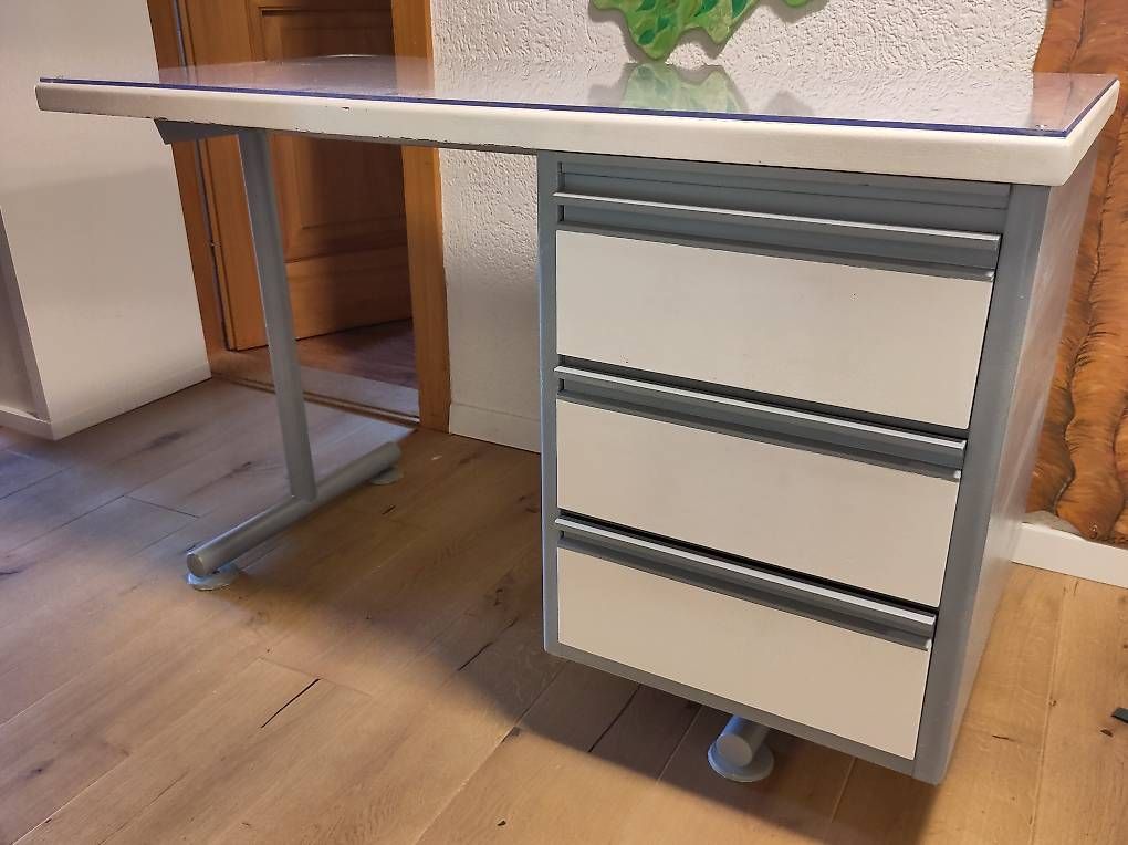 Bureaux: Kinderpult – D'occasion à Metzerlen par Muellersue 2