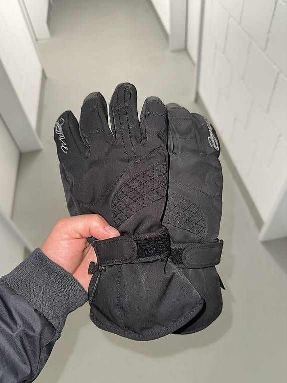 Guanti & manicotti: Skihandschuhe – Usato da Affoltern am Albis venduto da MarkoCCN