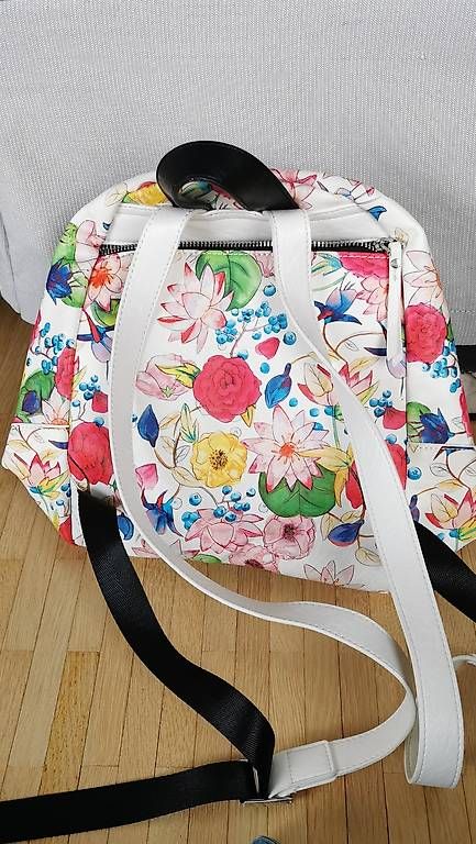 Desigual Zaini: Sac à dos marque Desigual – Usato da Chêne-Bougeries venduto da Carreaublues