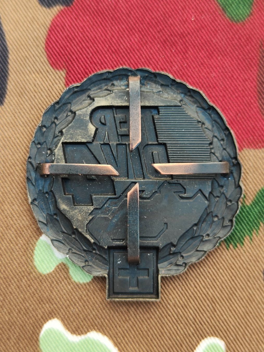 Placchette & Badge: Béretemblem Territorialdivision 4, Variante 1 – Usato da Bauma venduto da SwissMilitaria 1